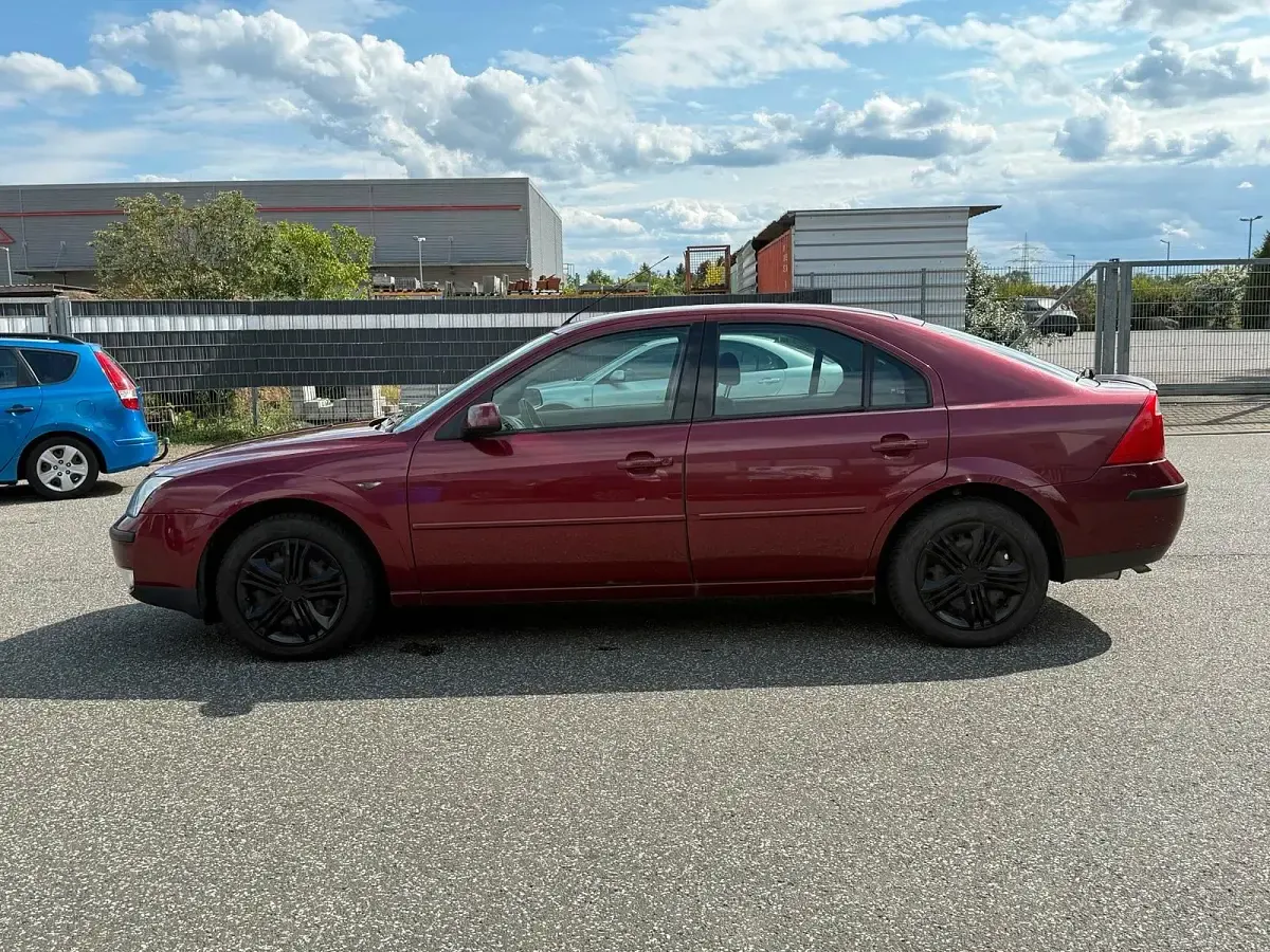 Gebraucht Ford Mondeo 110 PS (80 kW) 2003 Rot Limousine