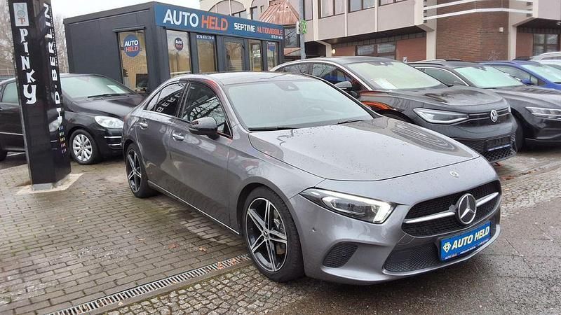 Gebraucht Mercedes A200 163 PS (119 kW) 2019 Grau Limousine