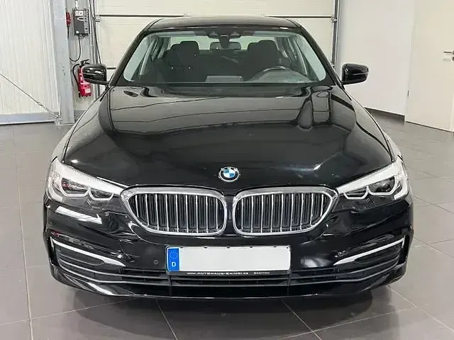 Używany BMW 520 184 KM (135 kW) 2017 Czarny Sedan/Limuzyna