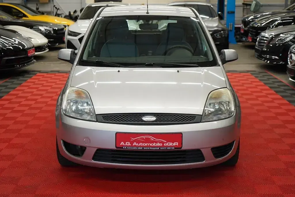 Gebraucht Ford Fiesta 60 PS (44 kW) 2005 Silber Kleinwagen