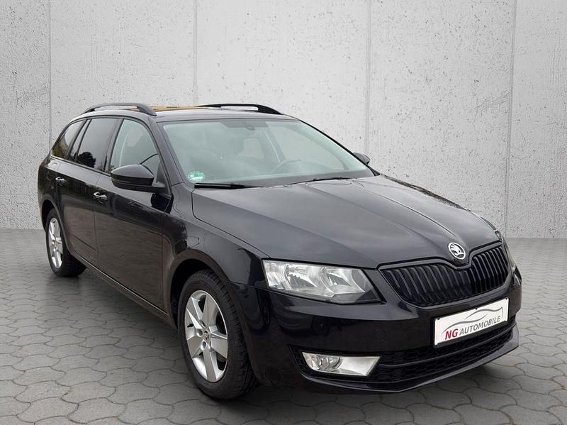 Schwarz Gebraucht 2013 Skoda Octavia Elegance Kombi | 5.490 € (Fairer Preis) - Bild 1/4