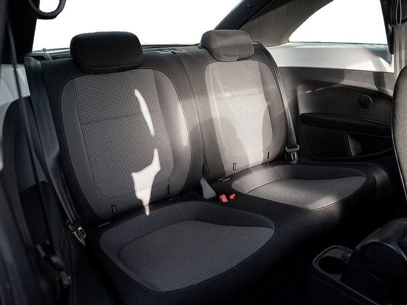 Gebraucht VW Beetle Cup 105 PS (77 kW) 2014 Weiß Kleinwagen