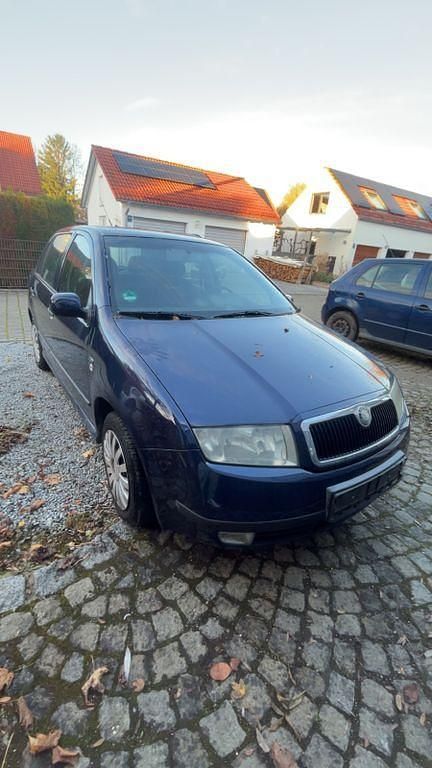 Blau Gebraucht 2002 Skoda Fabia Comfort Limousine | 1.000 € (Guter Preis) - Bild 1/4
