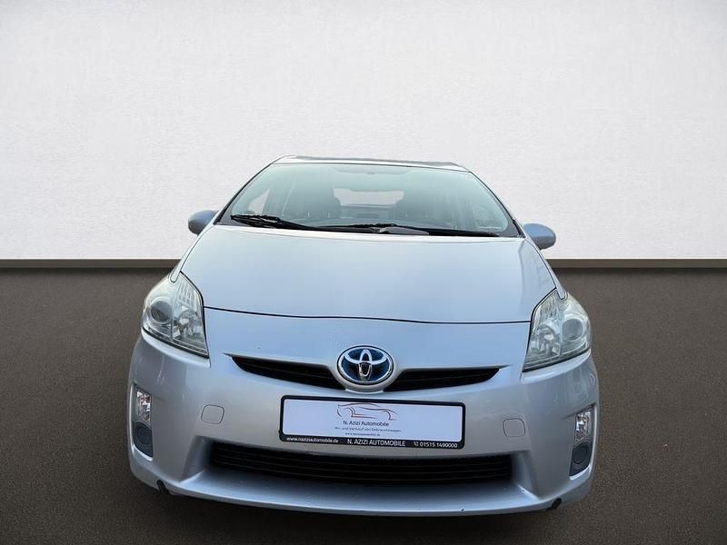 Gebraucht Toyota Prius 99 PS (72 kW) 2010 Weiß Kleinwagen