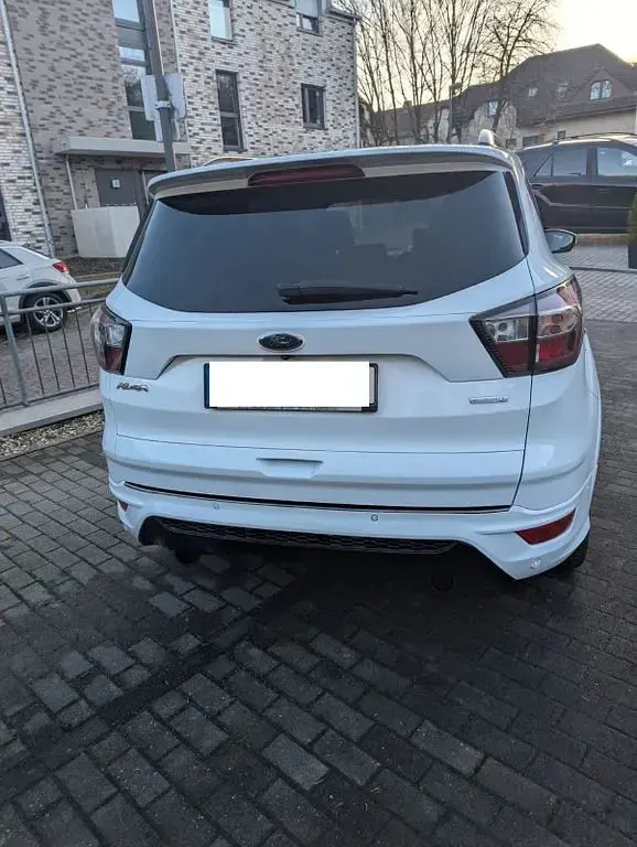 Używany Ford Kuga ST-Line 182 KM (133 kW) 2017 Biały SUV