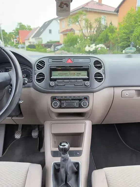 Gebraucht VW Golf Plus Cross Comfortline 122 PS (89 kW) 2009 Gold Van / Kleinbus