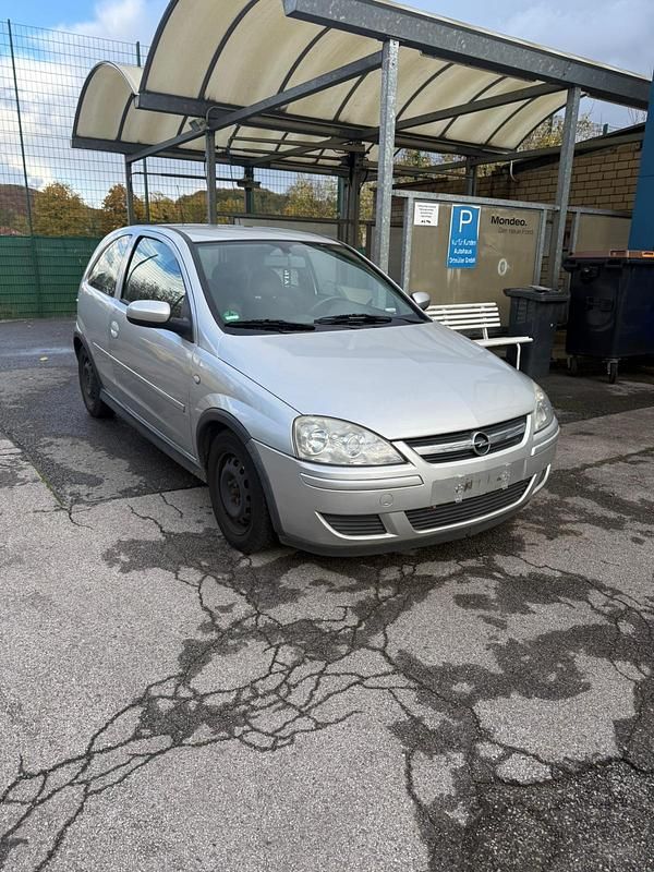 Silber Gebraucht 2005 Opel Corsa Kleinwagen | 700 € (Superpreis) - Bild 1/4