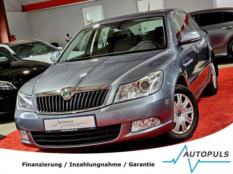 Gebraucht Skoda Octavia Ambition 122 PS (89 kW) 2012 Platingrau metallic (metallic) Limousine