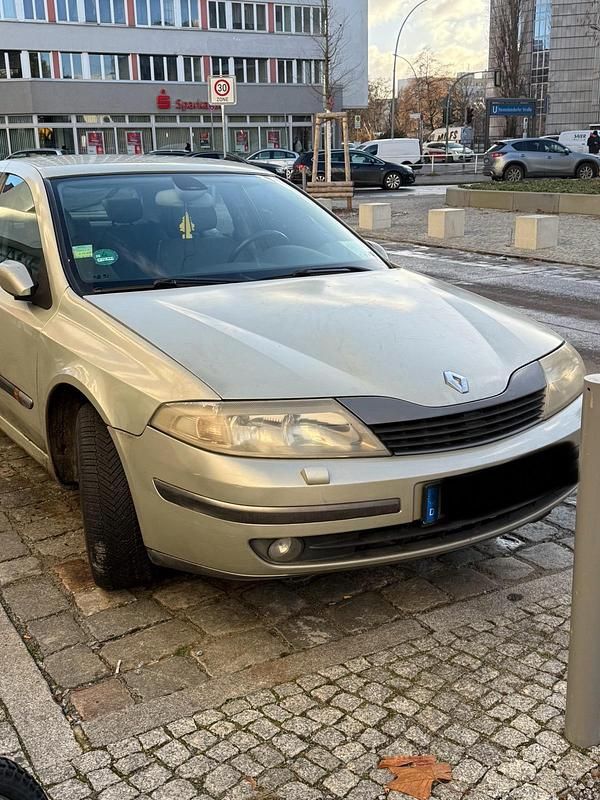 Gold Gebraucht 2001 Renault Laguna II Limousine | 1.200 € (Fairer Preis) - Bild 1/4