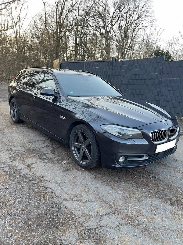 Gebraucht BMW 530 258 PS (189 kW) 2015 Grau Limousine