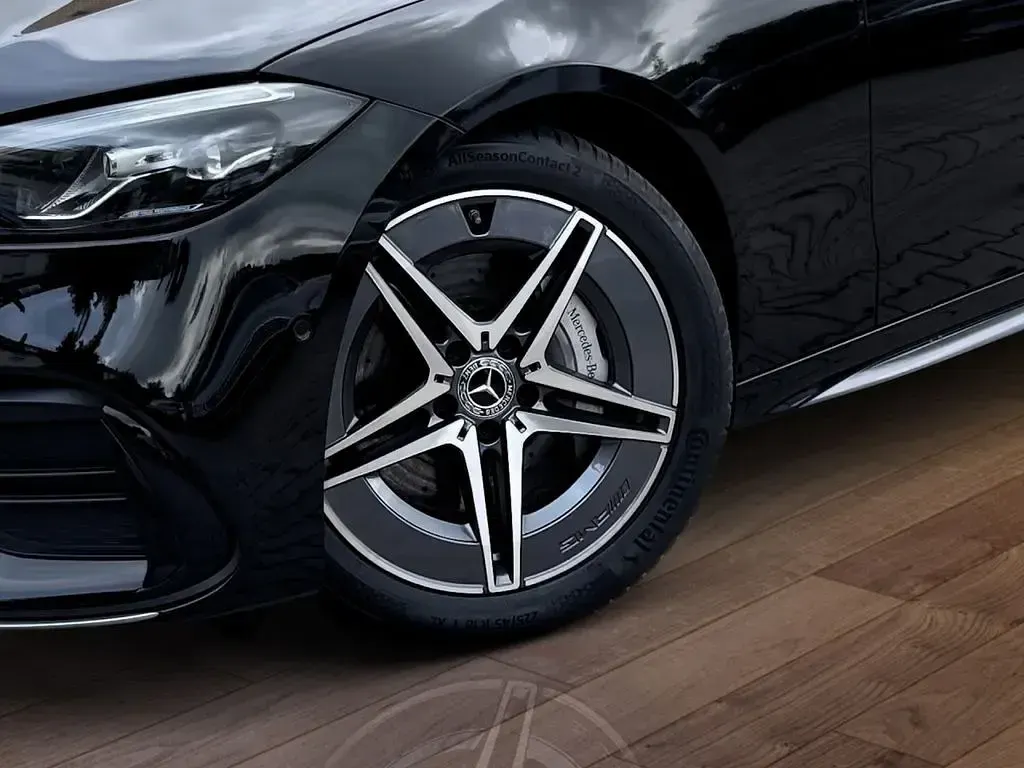 Gebraucht Mercedes C300 AMG 265 PS (194 kW) 2025 Schwarz Limousine