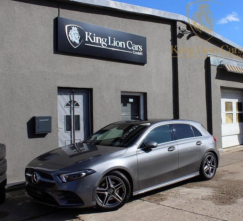 Grau Gebraucht 2018 Mercedes A200 AMG Limousine | 22.670 € (Fairer Preis) - Bild 1/4