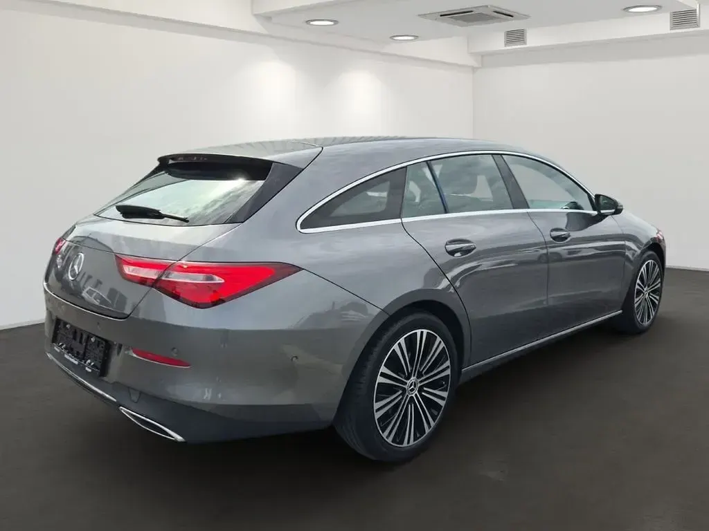 Gebraucht Mercedes CLA220 Shooting Brake 190 PS (139 kW) 2020 Grau Kombi