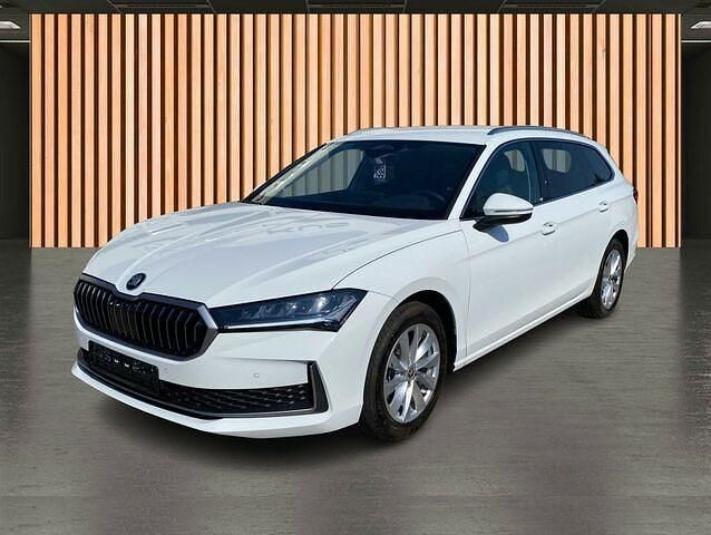 Gebraucht Skoda Superb Selection 150 PS (110 kW) 2024 Pure white Kombi