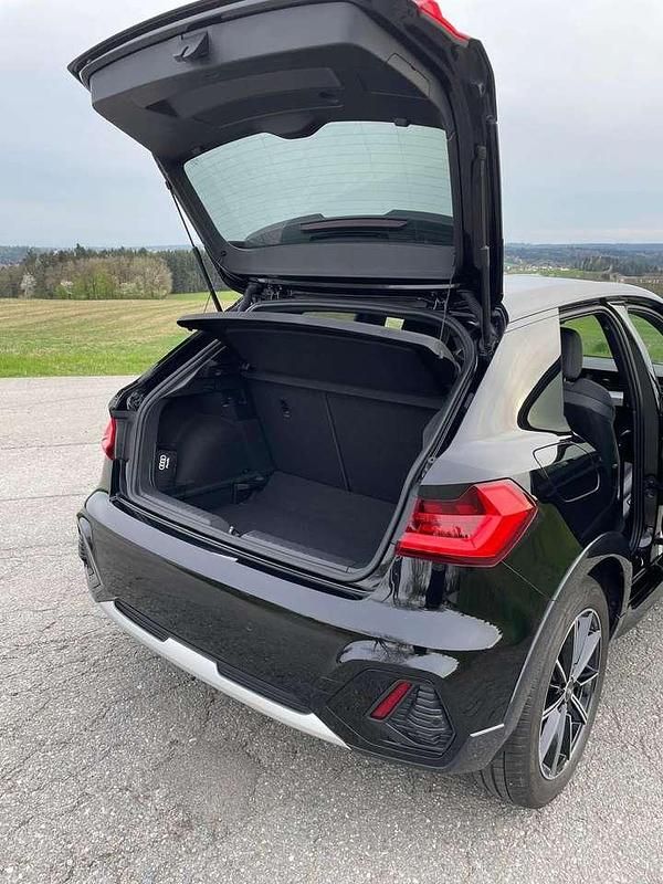Gebraucht Audi A1 Basis 150 PS (110 kW) 2021 Schwarz SUV