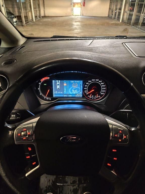 Gebraucht Ford S-MAX Titanium 131 PS (96 kW) 2007 Silber Van / Kleinbus