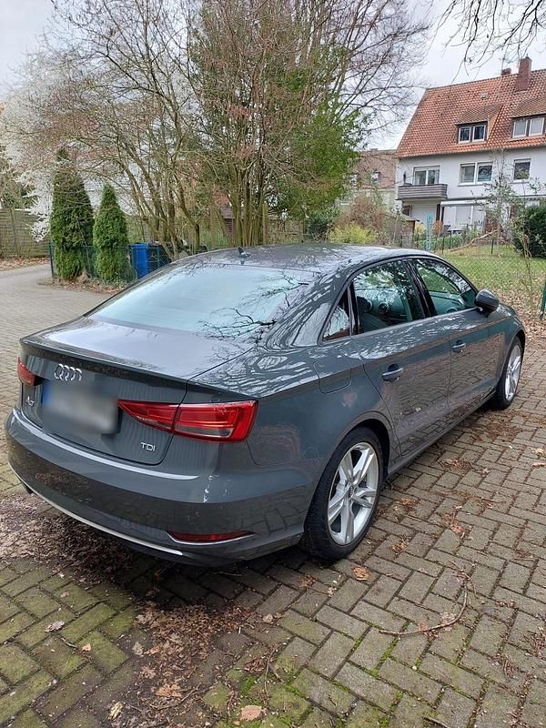 Gebraucht Audi A3 150 PS (110 kW) 2017 Grau Limousine