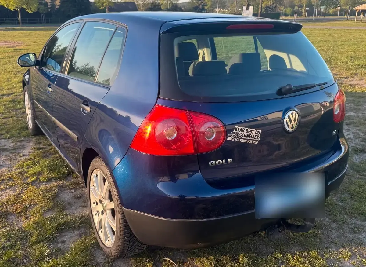 Gebraucht VW Golf V 102 PS (75 kW) 2004 Blau Kleinwagen