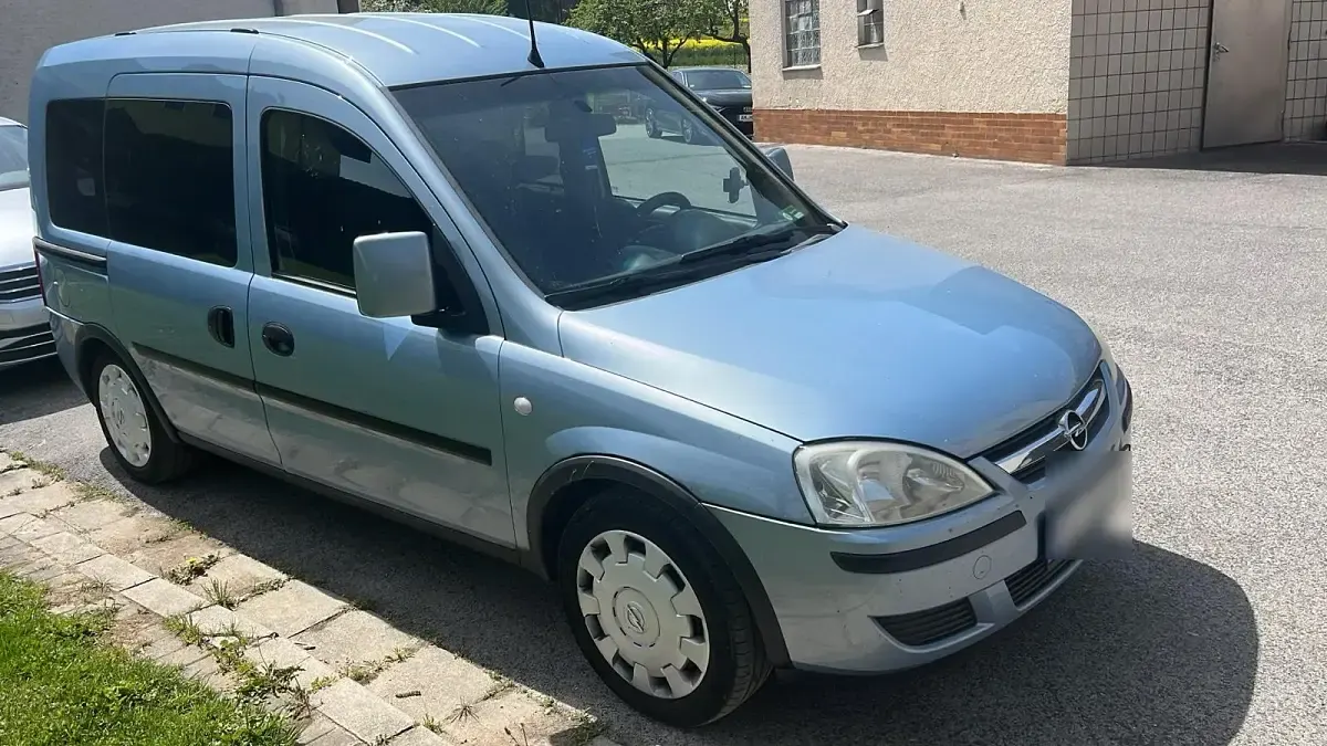 Occasion Opel Combo 69 ch (50 kW) 2006 Bleue Monospace