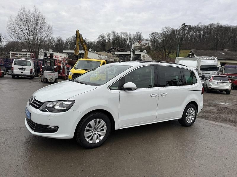 Gebraucht VW Sharan Comfortline 184 PS (135 kW) 2015 Weiß Van / Kleinbus