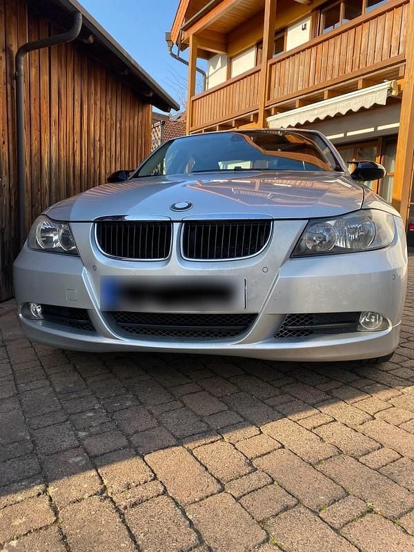 Gebraucht BMW 320 150 PS (110 kW) 2007 Silber Limousine