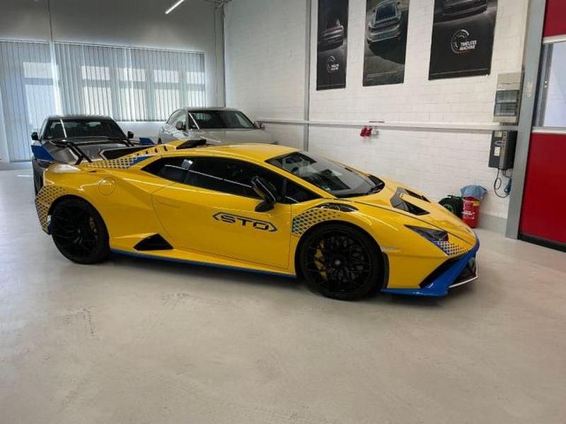 Gebraucht Lamborghini Huracán 640 PS (470 kW) 2022 Gelb