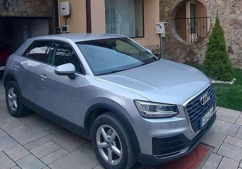 Grau Gebraucht 2020 Audi Q2 SUV | 17.990 € (Guter Preis) - Bild 1/4