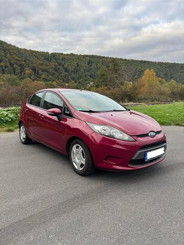 Gebraucht Ford Fiesta 59 PS (43 kW) 2009 Rot Kleinwagen