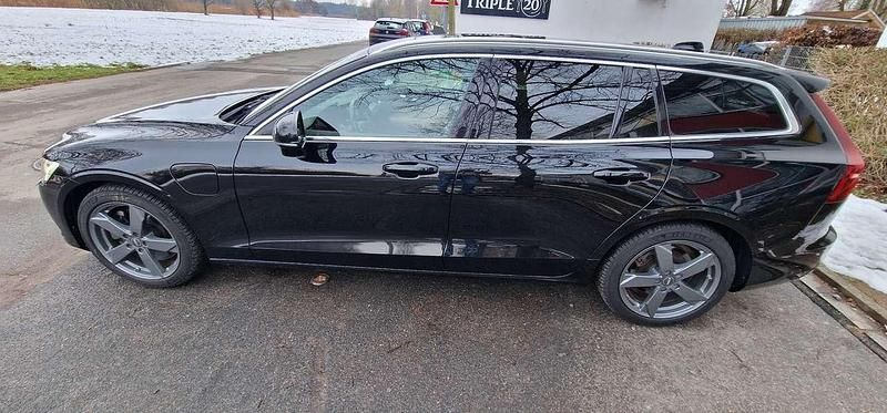 Gebraucht Volvo V60 Inscription 390 PS (286 kW) 2020 Schwarz Kombi