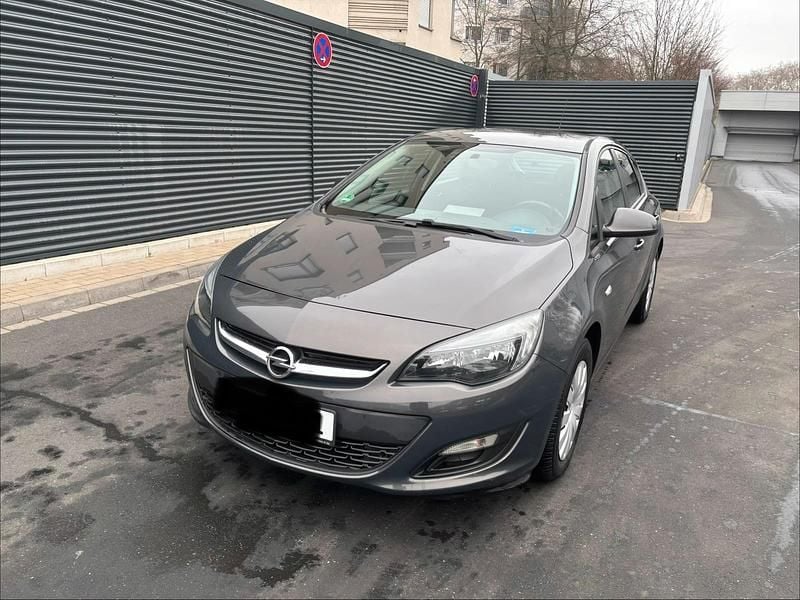 Grau Gebraucht 2015 Opel Astra Limousine | 5.600 € (Superpreis) - Bild 1/4