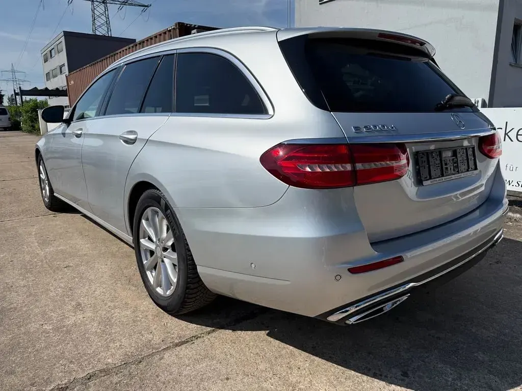 Gebraucht Mercedes E200 160 PS (117 kW) 2020 Silber Kombi