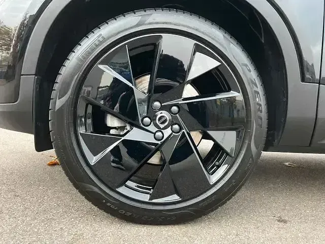 Gebraucht Volvo XC40 Plus 163 PS (119 kW) 2024 Schwarz SUV