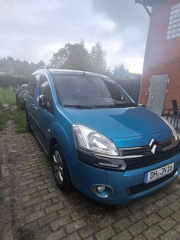 Blau Gebraucht 2013 Citroën Berlingo SELECTION Van / Kleinbus | 4.950 € (Guter Preis) - Bild 1/4