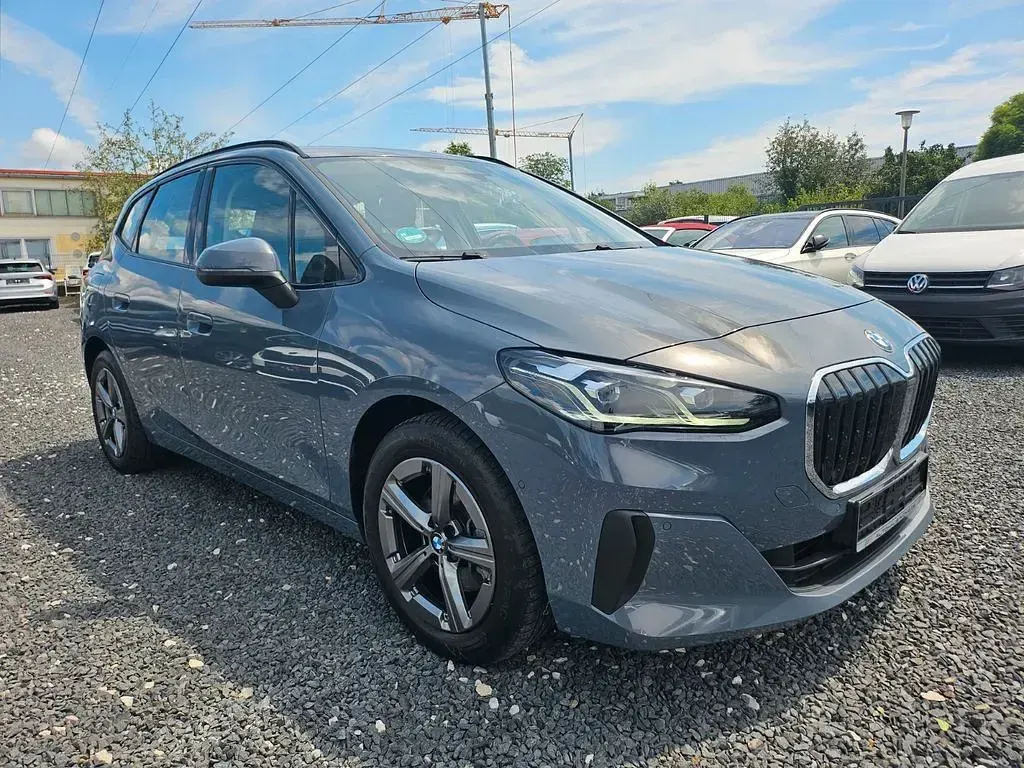 Gebraucht BMW 218 Active Tourer 150 PS (110 kW) 2025 Grau Van / Kleinbus