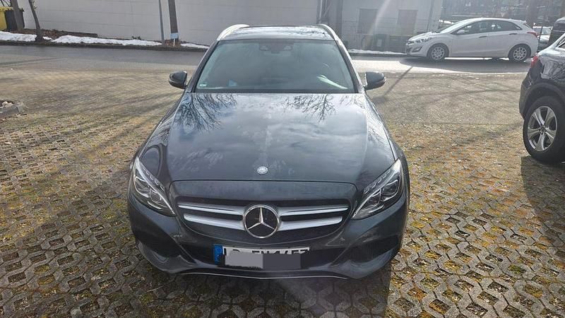 Grau Gebraucht 2015 Mercedes C250 Kombi | 17.900 € (Fairer Preis) - Bild 1/4