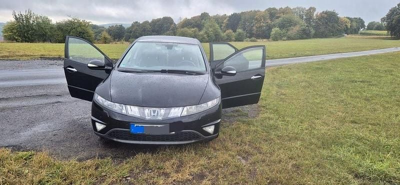 Schwarz Gebraucht 2007 Honda Civic Comfort Limousine | 5.500 € (Fairer Preis) - Bild 1/4