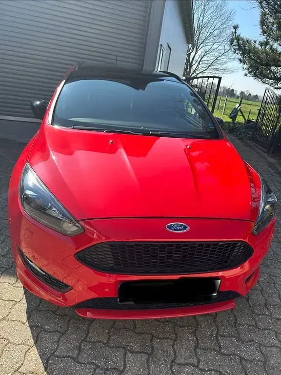 Gebraucht Ford Focus ST-Line 182 PS (133 kW) 2018 Rot Limousine