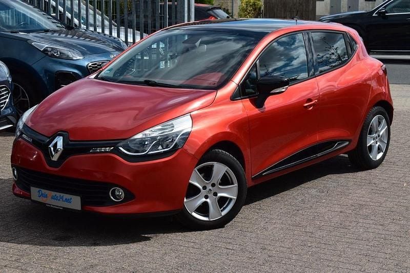Rot Gebraucht 2013 Renault Clio IV Luxe Limousine | 4.990 € (Guter Preis) - Bild 1/4