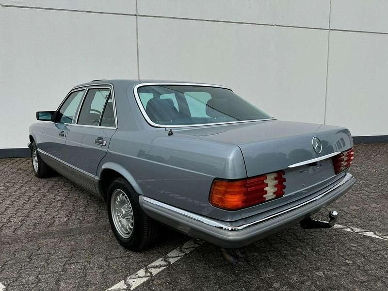 Silberblau Gebraucht 1983 Mercedes 280 SE Limousine | 13.500 € - Bild 1/4