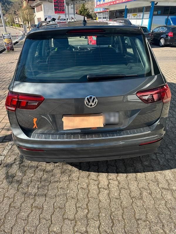 Gebraucht VW Tiguan 150 PS (110 kW) 2020 Grau SUV