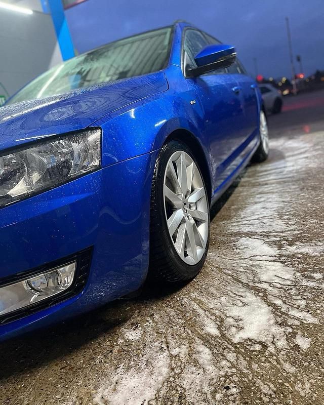 Gebraucht Skoda Octavia 150 PS (110 kW) 2016 Blau Kleinwagen