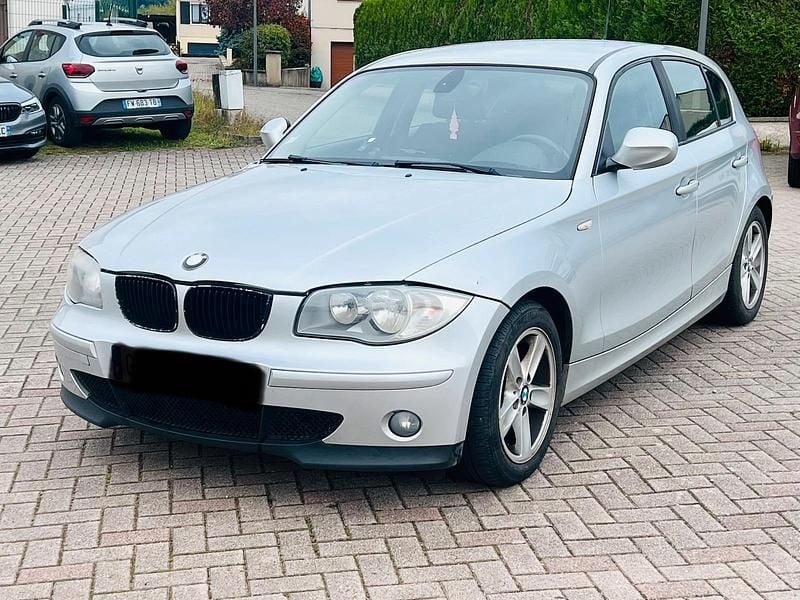 Silber Gebraucht 2011 BMW 116 Kleinwagen | 3.750 € (Fairer Preis) - Bild 1/4