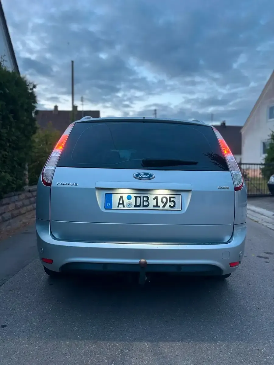 Gebraucht Ford Focus 136 PS (100 kW) 2010 Silber Kombi