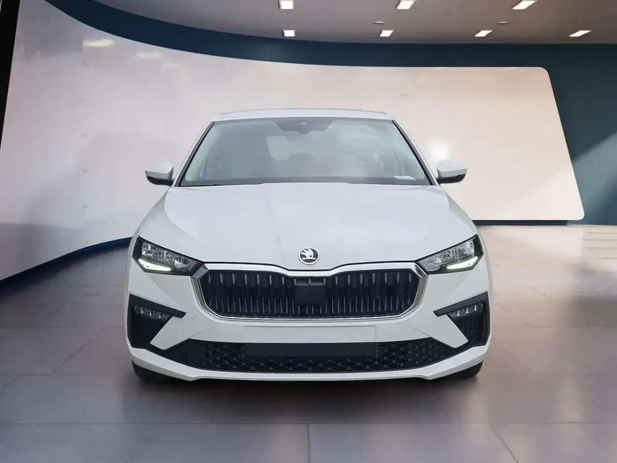 Neu Skoda Scala Selection 116 PS (85 kW) 2026 Candyweiss Kleinwagen