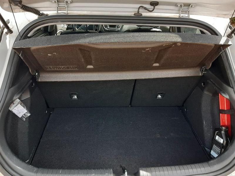 Gebraucht Hyundai i20 Passion 84 PS (61 kW) 2016 Silber Kleinwagen