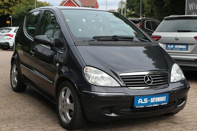 Grau Gebraucht 2002 Mercedes A160 Elegance Van / Kleinbus | 1.990 € (Fairer Preis) - Bild 1/4