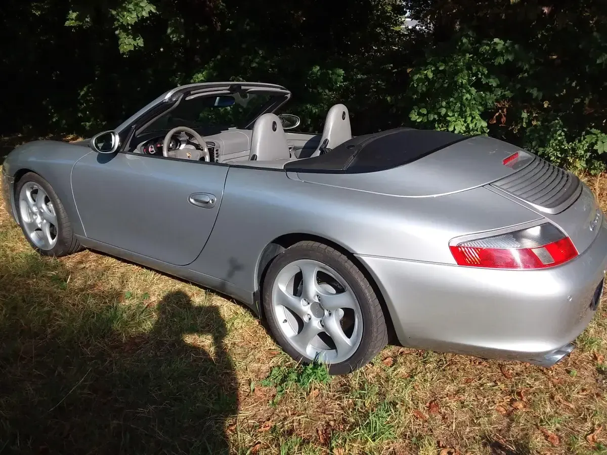 Gebraucht Porsche 911 Carrera 4 Cabriolet 320 PS (235 kW) 2003 Silber Cabrio
