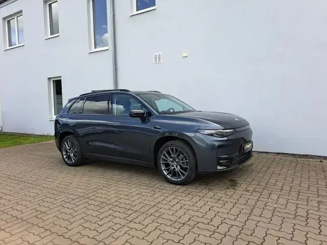 Gebraucht Leapmotor C10 158 kW (215 PS) 2025 Grau SUV