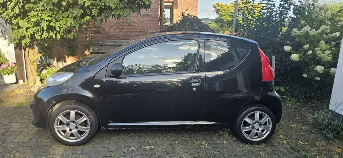 Gebraucht Peugeot 107 68 PS (50 kW) 2006 Schwarz Kleinwagen