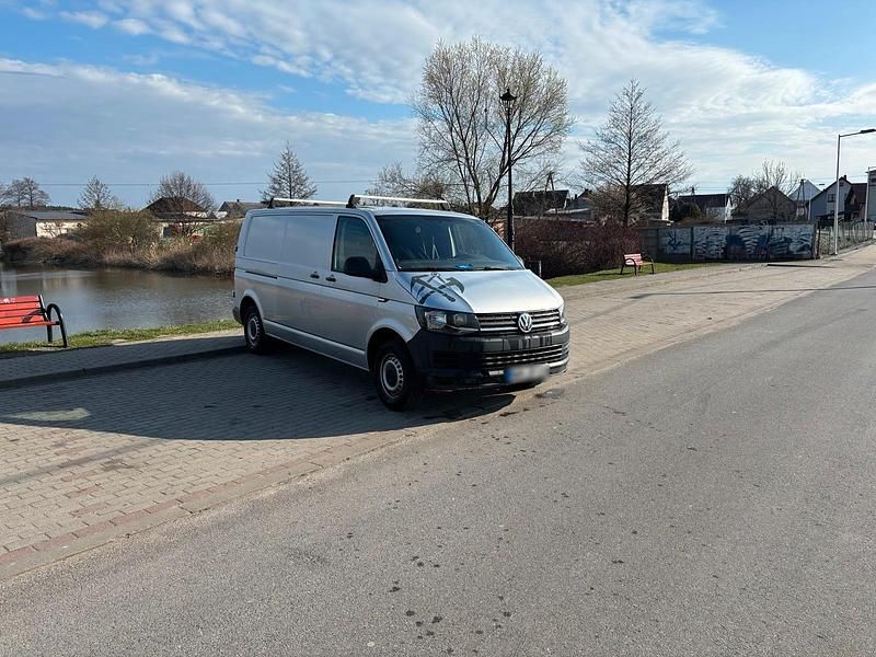 Gebraucht VW Transporter 140 PS (102 kW) 2016 Silber Van